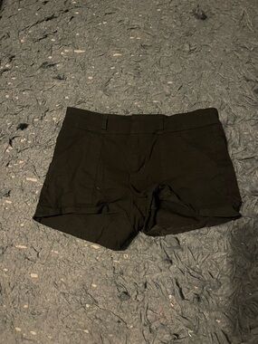 Black Women's Mid-Rise Shorts size medium